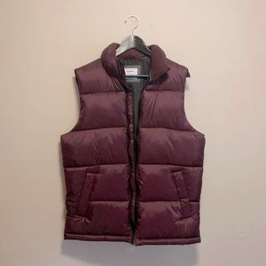 Old Navy Maroon Puffer Vest - Men’s M